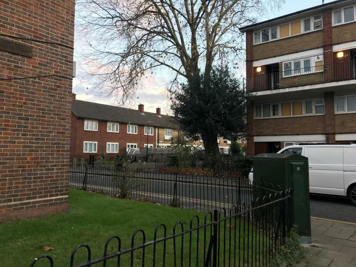 Cozy Apartment In Stratford From 18 Minutes To Central Λονδίνο Εξωτερικό φωτογραφία